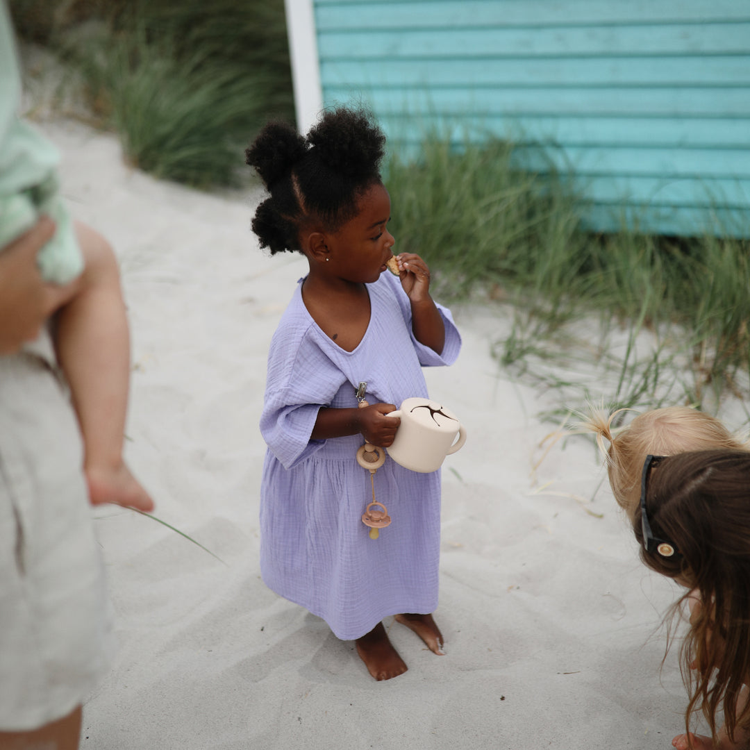 Snack cup shifting sand mushie meal mushie