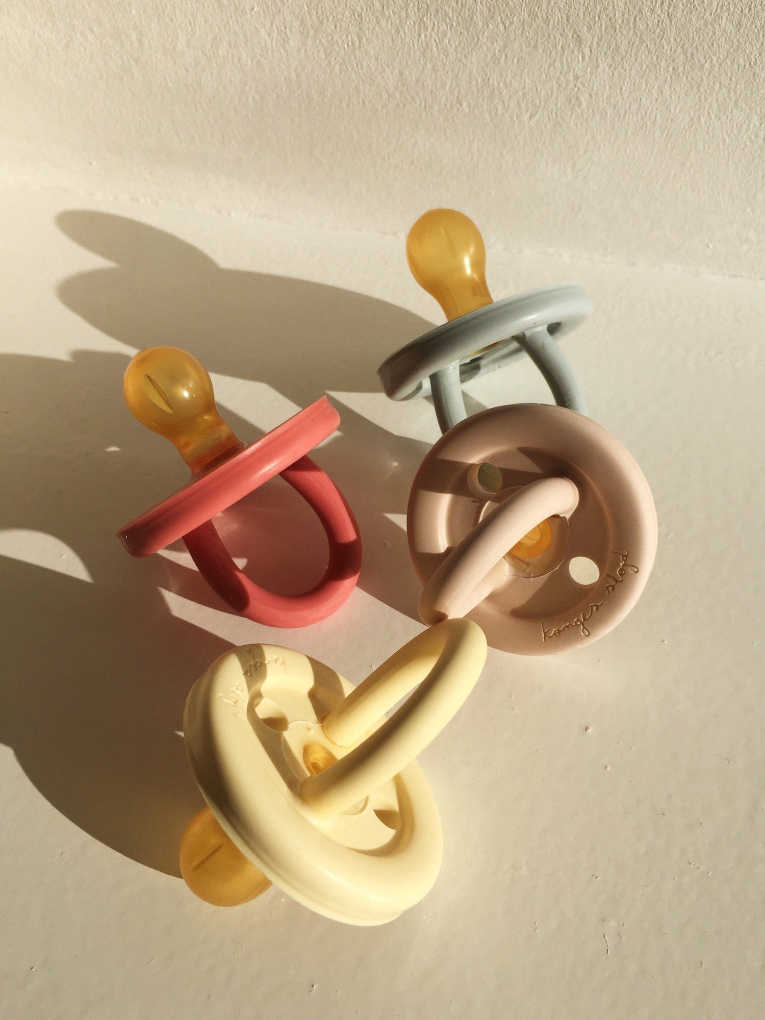 Mio pacifier cherry lemonade +18 months Konges sløjd Pacifier Konges sløjd 