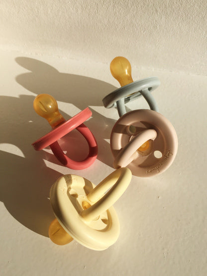 Mio pacifier cherry lemonade +18 months Konges sløjd Pacifier Konges sløjd 