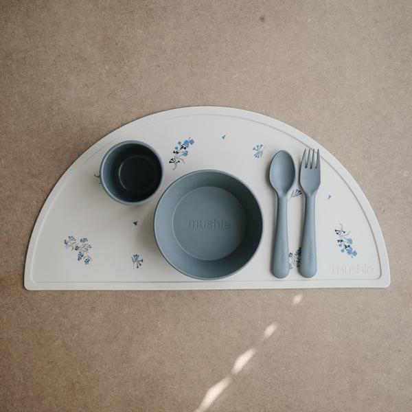 Silicone place mat lilac flowers meal mushie 