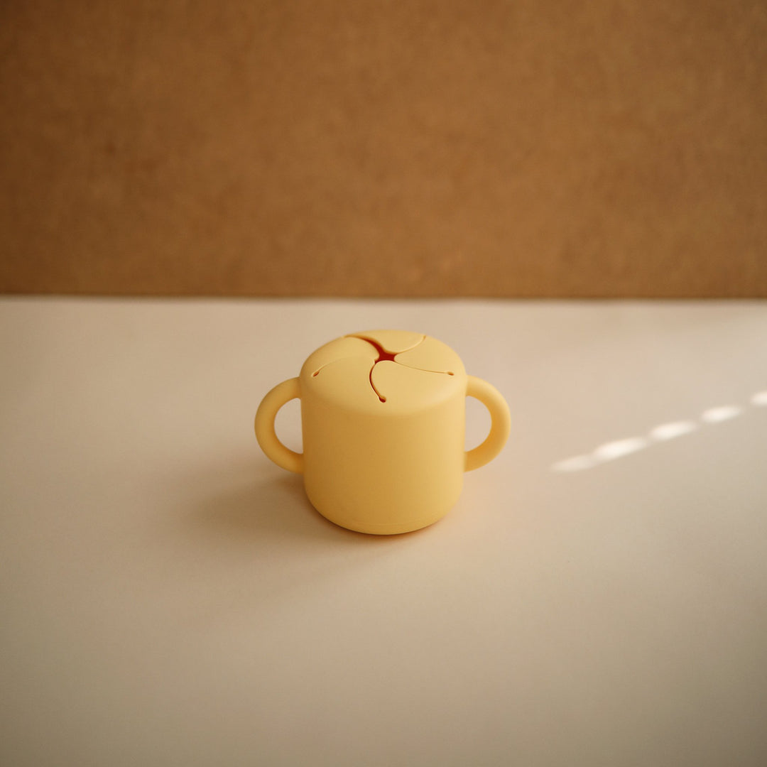 Snack cup daffodil mushie meal mushie