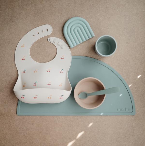 Silicone place mat cambridge blue meal mushie 