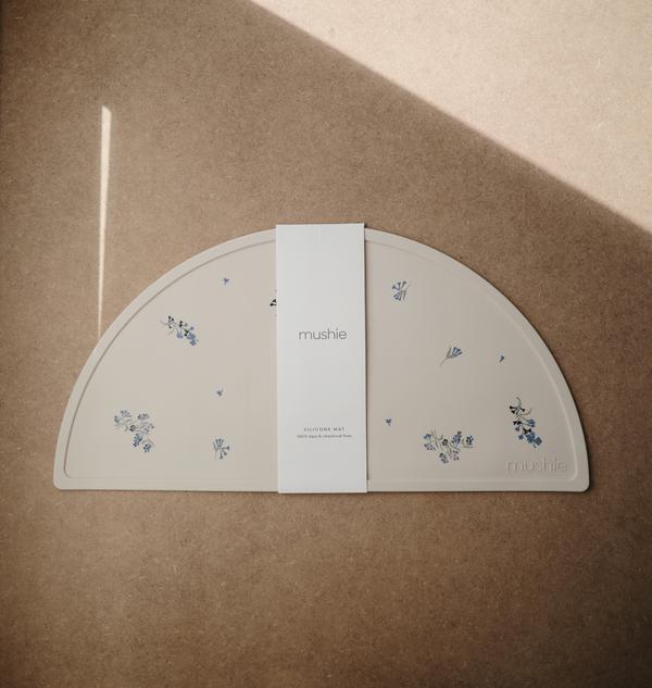 Silicone place mat lilac flowers meal mushie
