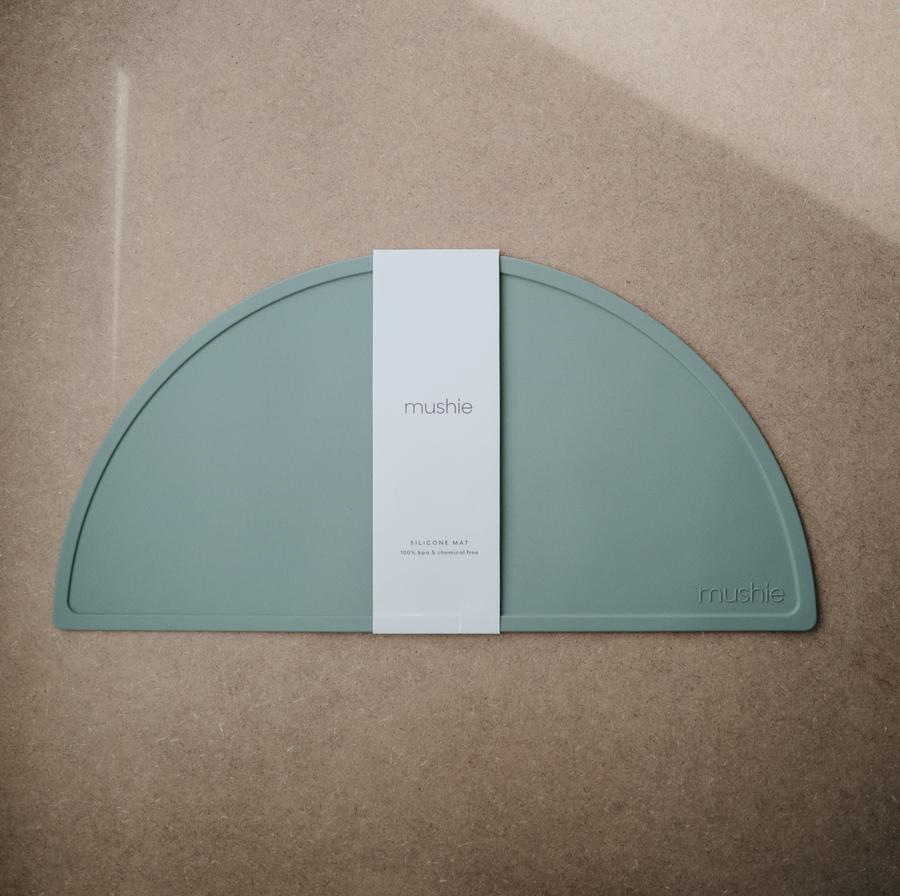 Silicone place mat cambridge blue meal mushie