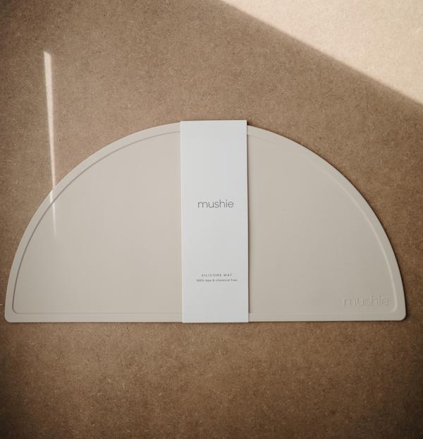 Silicone place mat shifting sand meal mushie