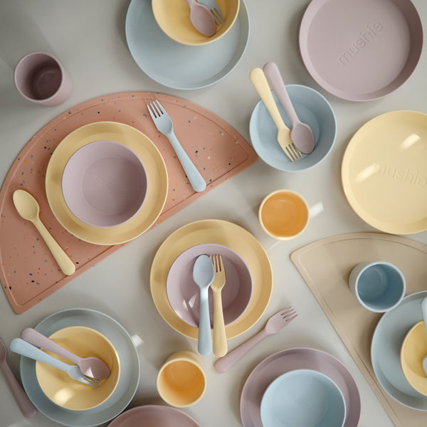 2-pack round dinnerware plates daffodil mushie meal mushie 