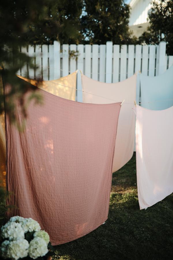 Muslin swaddle blush mushie muslin mushie 