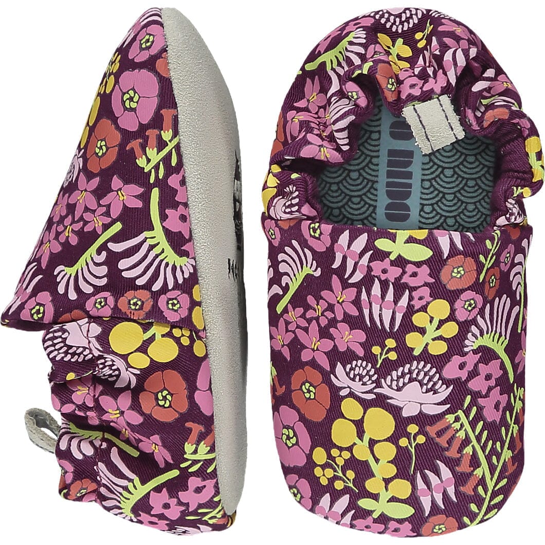 Sapatinhos de aprendizagem australian flowers chestnut Baby shoes Poco Nido 