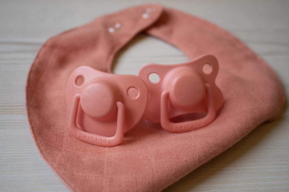 Pacifiers 2-pack coral +6M Filibabba accessories Filibabba