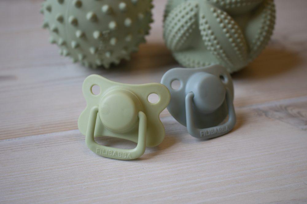 Pacifiers 2-pack pistachio +6M Filibabba accessories Filibabba