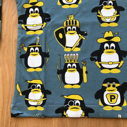 Penguin party top Tops Naperonuttu 