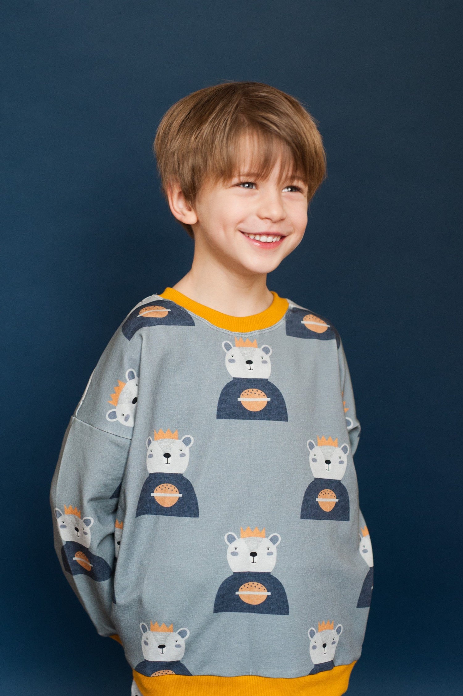 Bear on grey sweatshirt don&