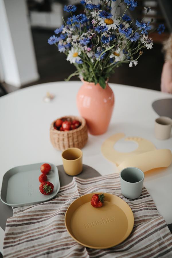 2-pack dinnerware cups blush mushie meal mushie 