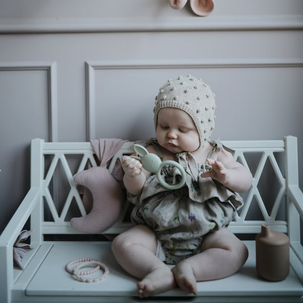 Mordedor coelhinho sage Teether mushie 