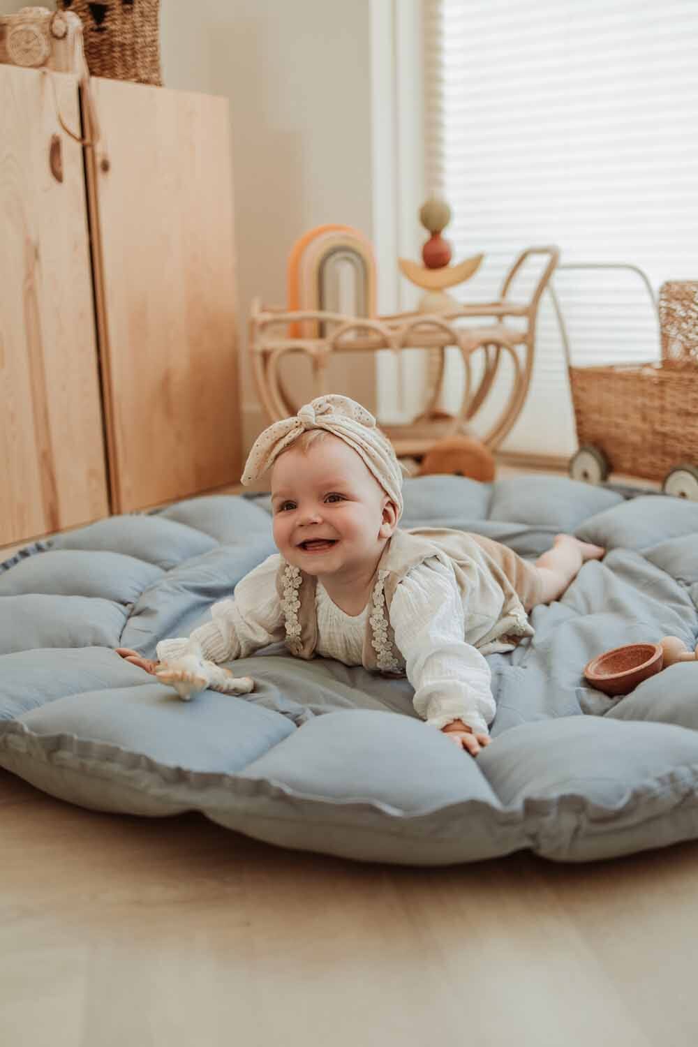 Tapete BLOMM dusty blue Play&amp;Go 