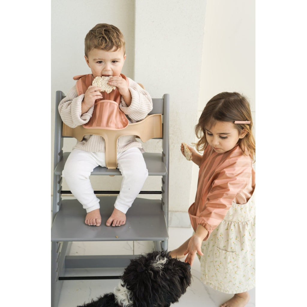 Babete impermeável com mangas riscas sunset + tierra Grech Bibs Grech 