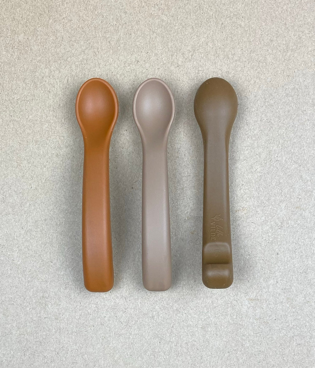 3-pack silicone spoons earth Lille Vilde dinnerware LIlle Vilde