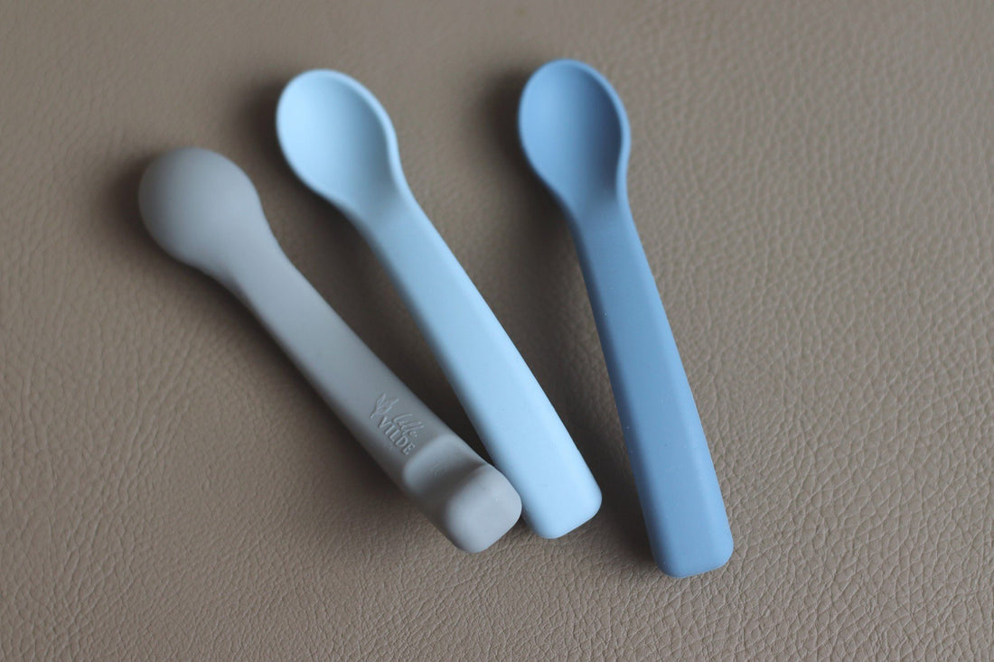 3-pack silicone spoons sky Lille Vilde dinnerware LIlle Vilde