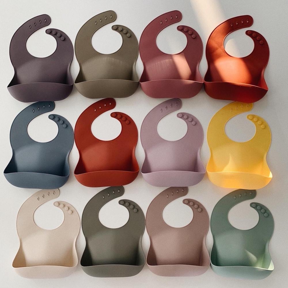 Silicone baby bib safari brown mushie bib mushie 