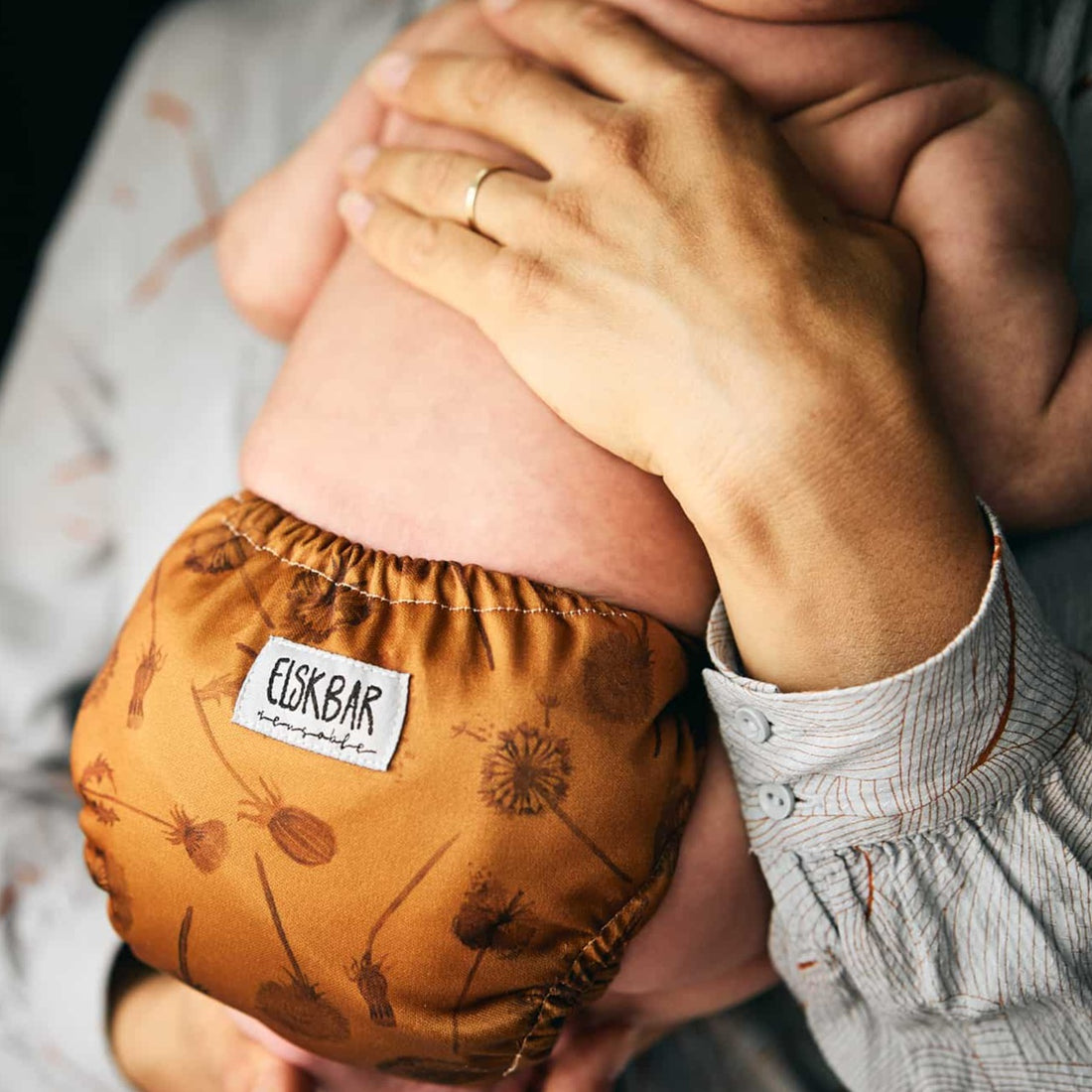 Natural newborn dandelion Elskbar Diaper Elskbar